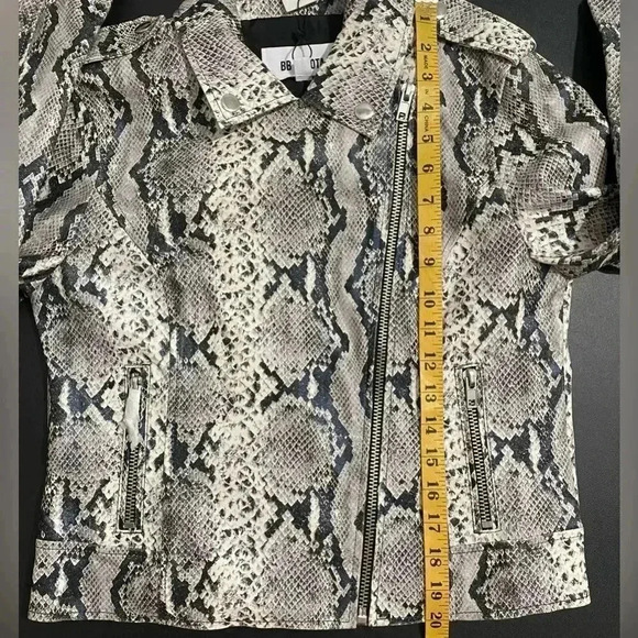 BB Dakota Vegan Leather Moto Jacket Watch Out Snake Python Print Mob Wife - Picture 13 of 16